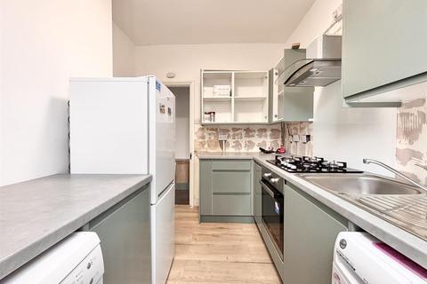 3 bedroom flat for sale, Bangalore Street, Putney, SW15