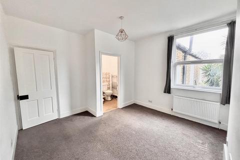 3 bedroom flat for sale, Bangalore Street, Putney, SW15