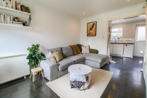 2 bedroom end of terrace house for sale, Kingfisher Close,  Farnborough , GU14