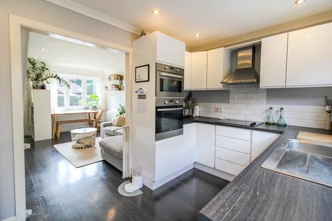 2 bedroom end of terrace house for sale, Kingfisher Close,  Farnborough , GU14