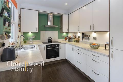 2 bedroom end of terrace house for sale, Third Avenue, Harwich, CO12