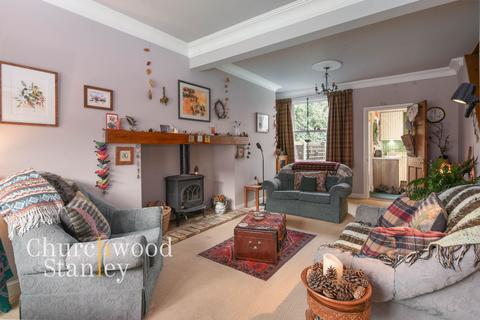 2 bedroom end of terrace house for sale, Third Avenue, Harwich, CO12