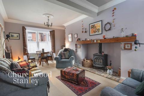 2 bedroom end of terrace house for sale, Third Avenue, Harwich, CO12