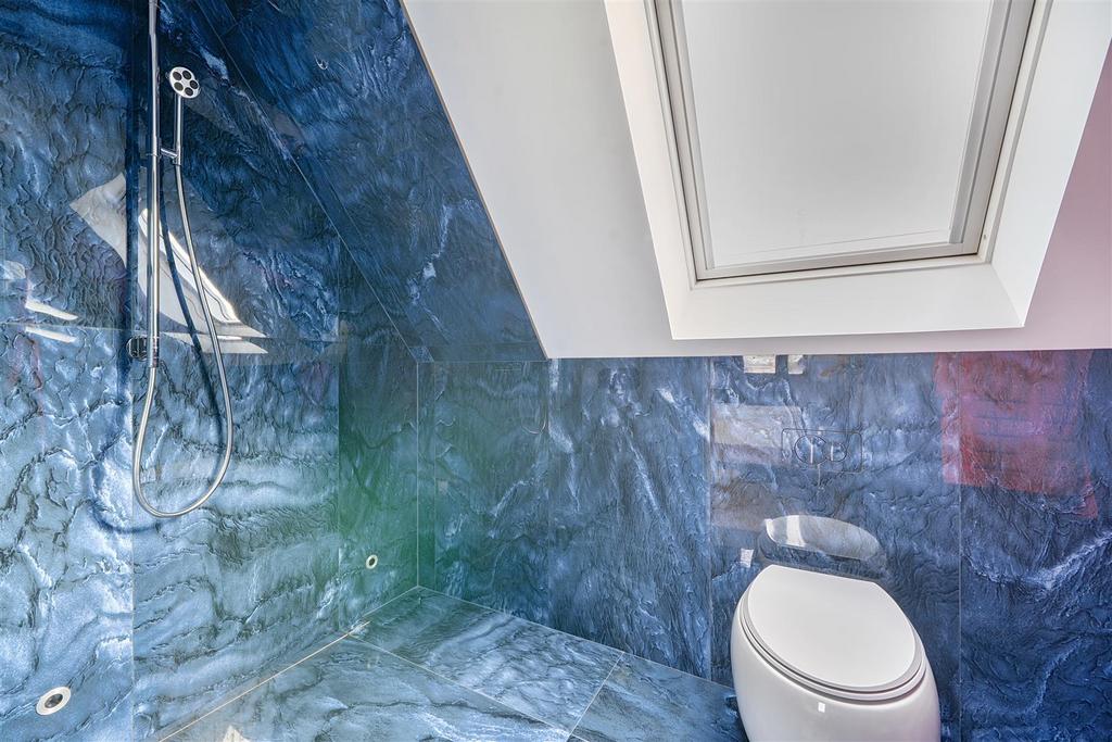 En Suite Shower Room