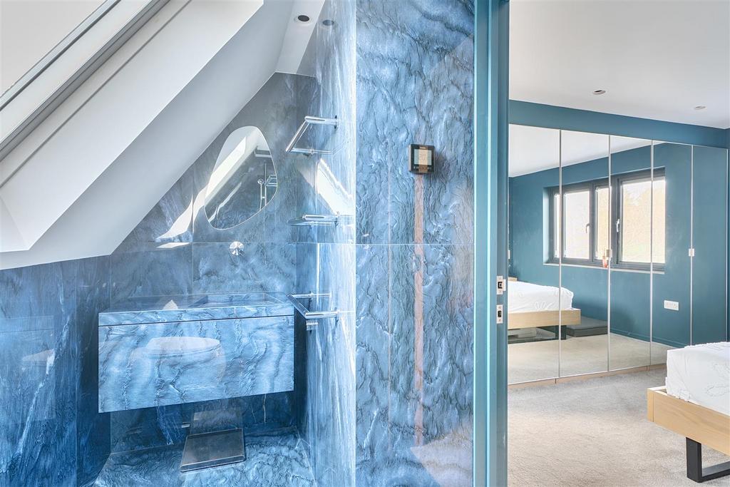 En Suite Shower Room