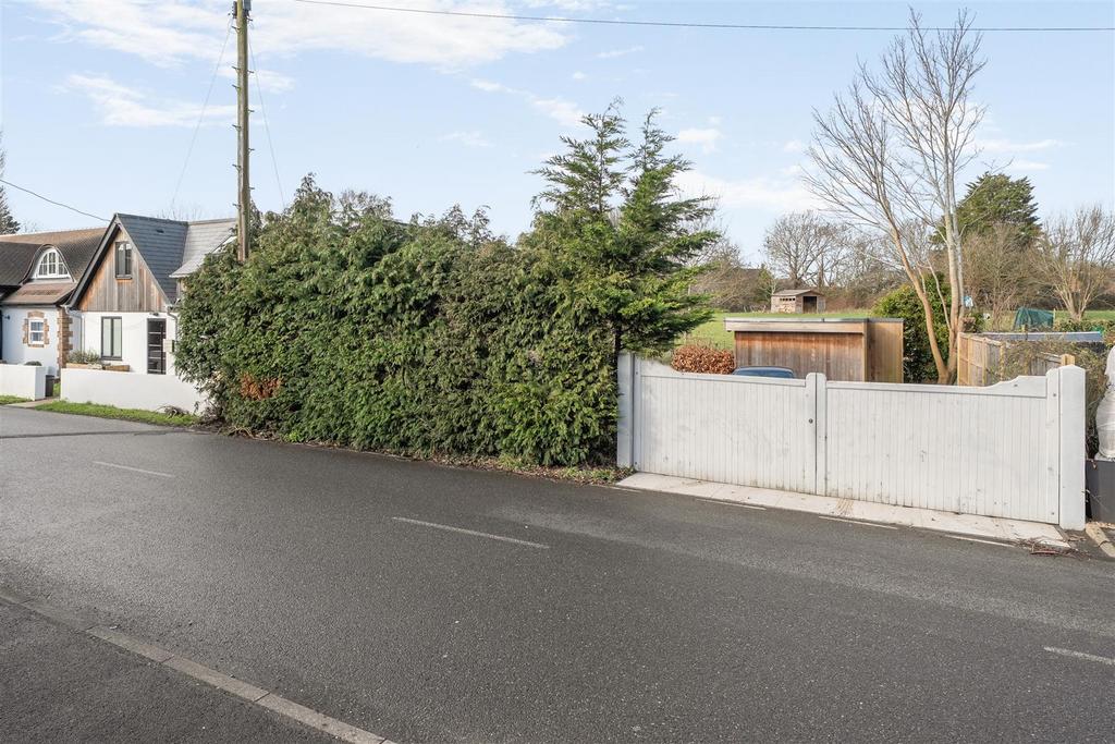 Gates to Driveway