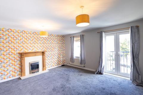 3 bedroom terraced house to rent, Alred Court, Bradford