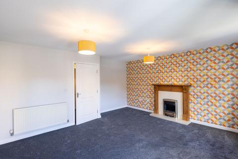 3 bedroom terraced house to rent, Alred Court, Bradford
