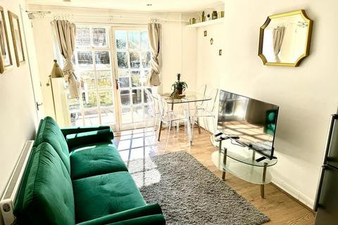 2 bedroom flat to rent, Caledonian Road, London N1