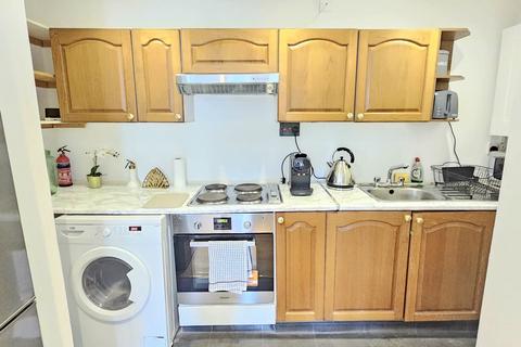 2 bedroom flat to rent, Caledonian Road, London N1
