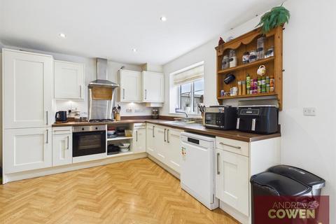 undefined, Phoenix Drive, Scarborough YO12