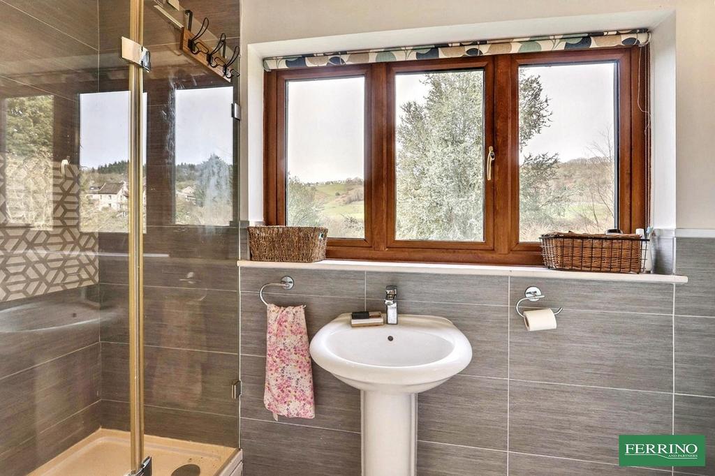 Bedroom 1 En-suite