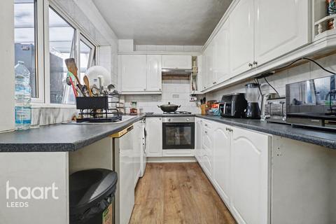 2 bedroom semi-detached house for sale, Torre Lane, Leeds