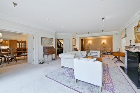 undefined, Dukes Kiln Drive, Gerrards Cross, Buckinghamshire, SL9