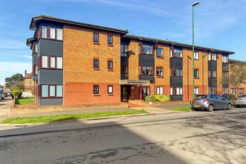 Fitzalan Road, Littlehampton BN17
