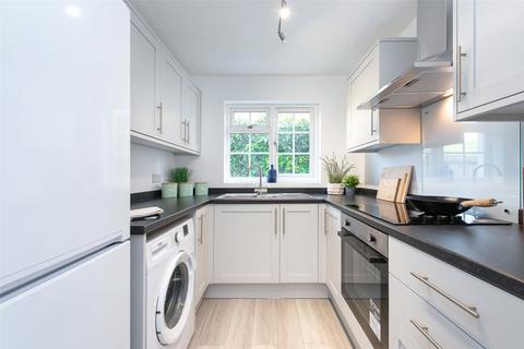 2 bedroom apartment for sale, Shaw Drive, WALTON-ON-THAMES, Surrey, KT12
