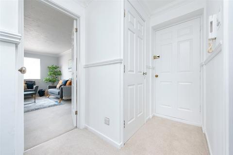 2 bedroom apartment for sale, Shaw Drive, WALTON-ON-THAMES, Surrey, KT12