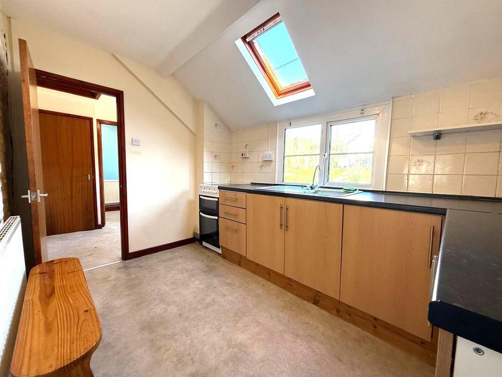 Kitchen2.jpg