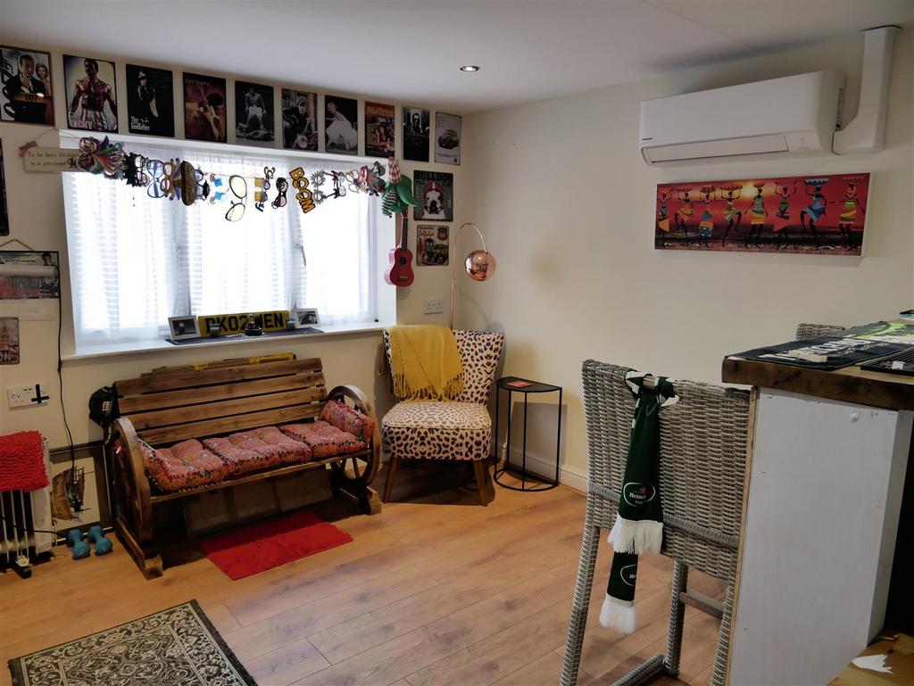 Bar/Snug