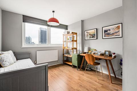 2 bedroom apartment for sale, Charles Gardner Court, Haberdasher Street, London, N1
