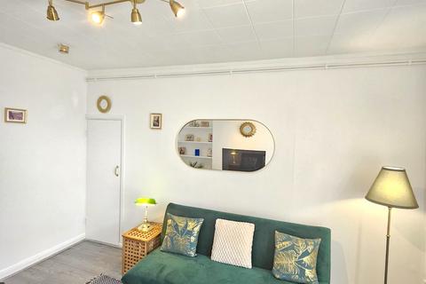 1 bedroom flat to rent, Camden Road, London NW1