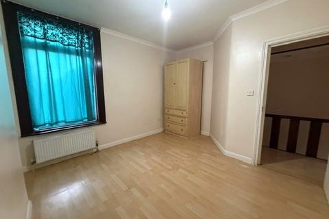 2 bedroom maisonette to rent, Pinner Road, HA1