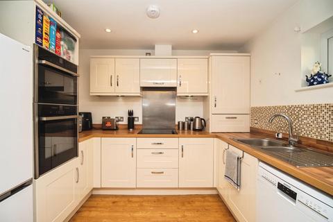 2 bedroom apartment for sale, Buxton Road, Weymouth