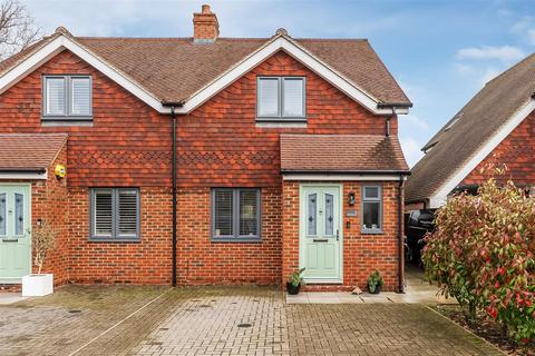 undefined, Hayward Mews, Lingfield