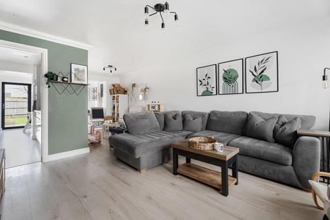 3 bedroom end of terrace house for sale, Shannon Road, Bicester, OX26