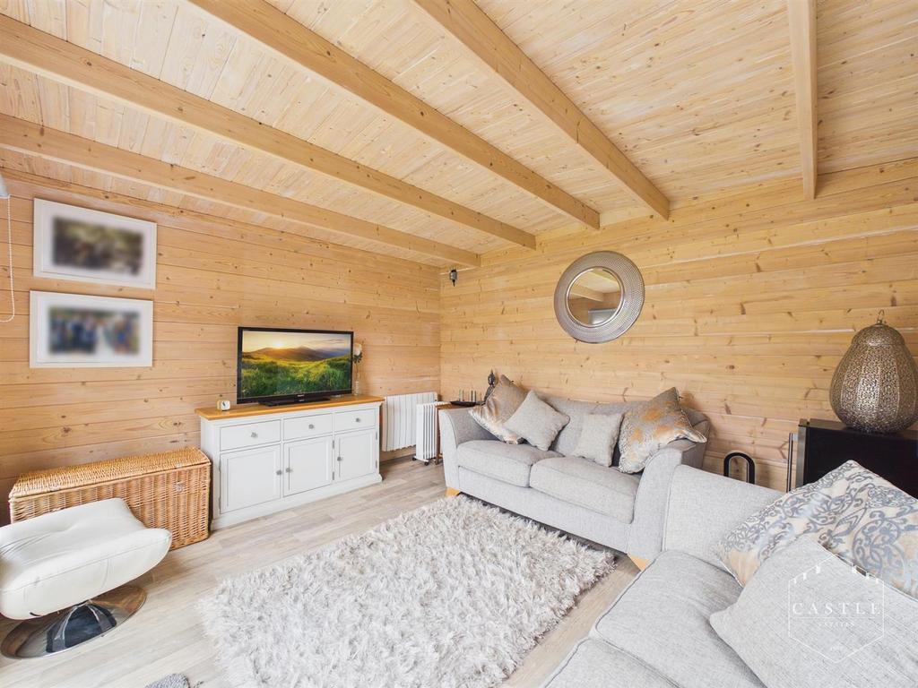 Outside   summer house/cabin