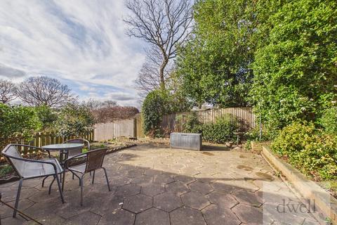 2 bedroom detached house for sale, Hesketh Mount, Leeds, LS5