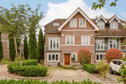 undefined, Thomas More Gardens, Esher, KT10