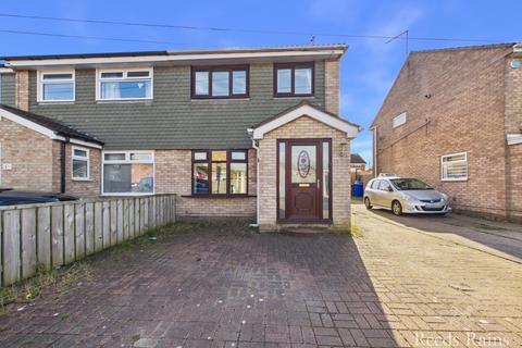 3 bedroom semi-detached house for sale, Grosmont Close, East Yorkshire HU8