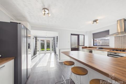 3 bedroom semi-detached house for sale, Grosmont Close, East Yorkshire HU8