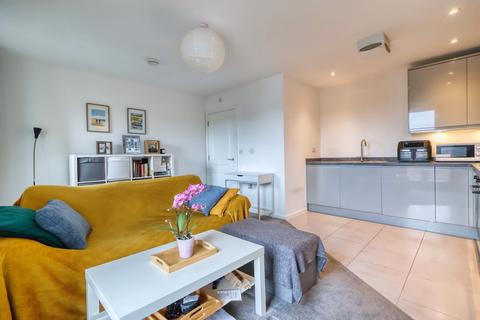 1 bedroom apartment for sale, Warbler Way, Buckinghamshire HP12