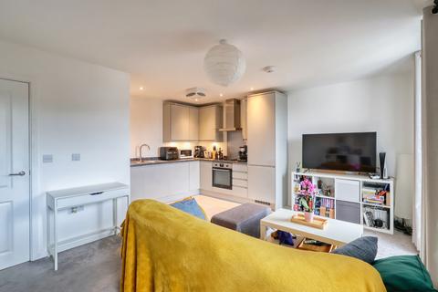 1 bedroom apartment for sale, Warbler Way, Buckinghamshire HP12