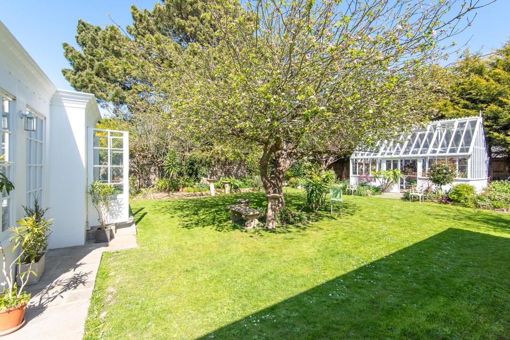 White Cottage-12