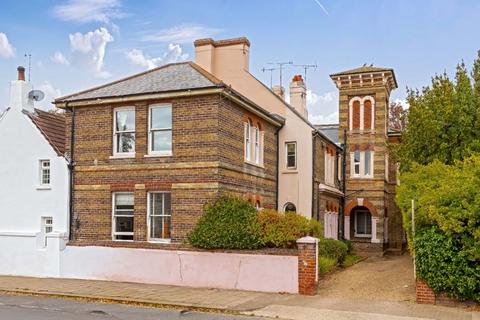 Richmond Road, Worthing, BN11