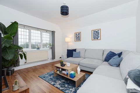 2 bedroom flat for sale, St. Lawrence Avenue, Worthing, BN14