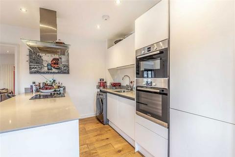 4 bedroom flat for sale, Damien Street, London E1
