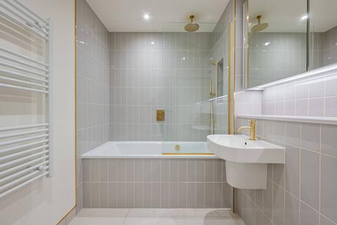 undefined, The Eades, Walthamstow Central, Walthamstow, E17