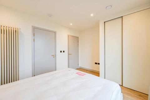 2 bedroom flat to rent, The Eades, Walthamstow Central, Walthamstow, E17