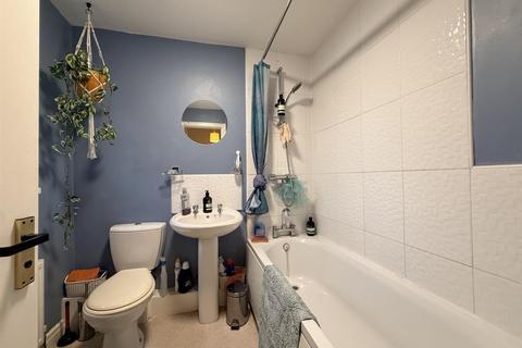undefined, Sturdee Grove, Huntington Road