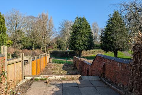 1 bedroom ground floor maisonette to rent, Halesowen Road, Netherton, DUDLEY
