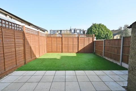 3 bedroom detached house to rent, Waldegrave Road, Teddington TW11