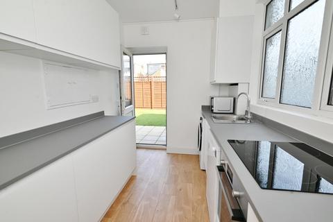 3 bedroom detached house to rent, Waldegrave Road, Teddington TW11