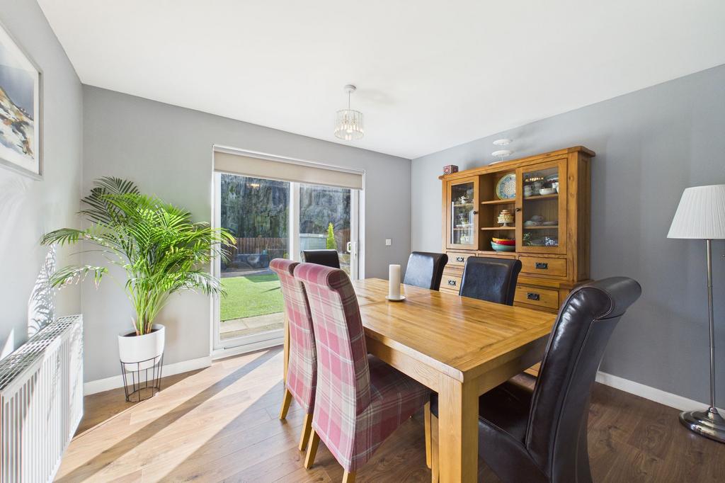 Dining Room/Bedroom 4