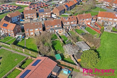 2 bedroom terraced house to rent, Hales Crescent, Hedon, Hull