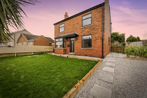 3 bedroom detached house for sale, Royston Hill, East Ardsley, Wakefield