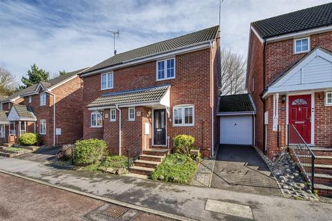 2 bedroom semi-detached house for sale, Betjeman Close, Higham Ferrers